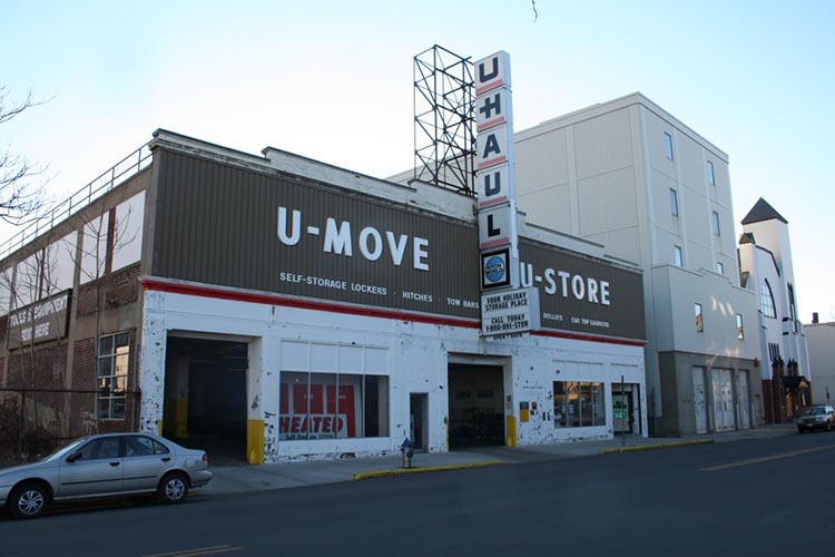 Where to get moving boxes in NYC, according to moving experts Oz Moving